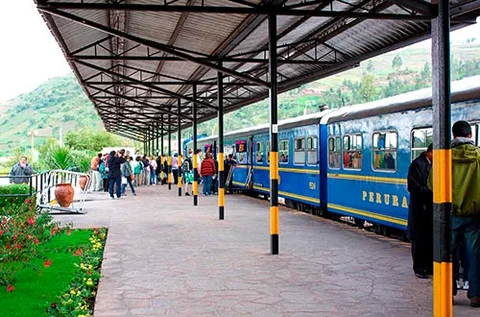 Private transfer to the Poroy train station